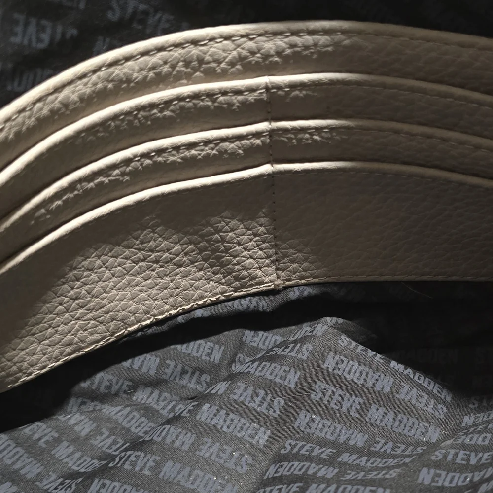 STEVE MADDEN Wristlet with Fringe Detail - Picture 6 of 6